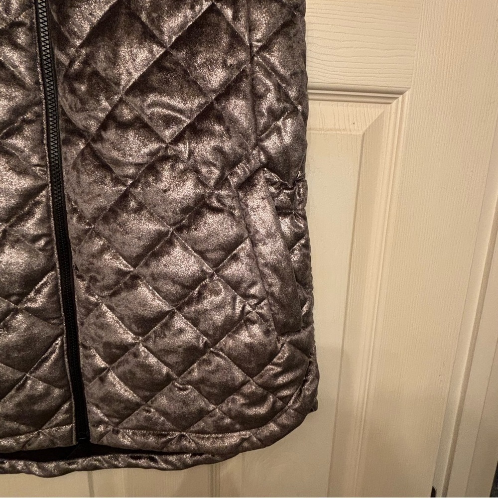 Athleta Whisper Metallic Velvet‎ Vest in Coffee House XS - Picture 10 of 15